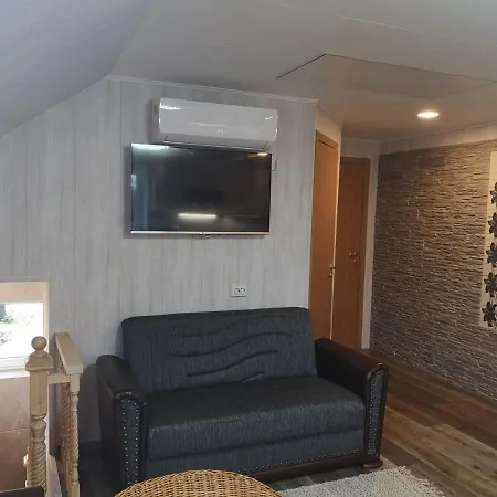 Vetevana Kodumajutus Kuressaare